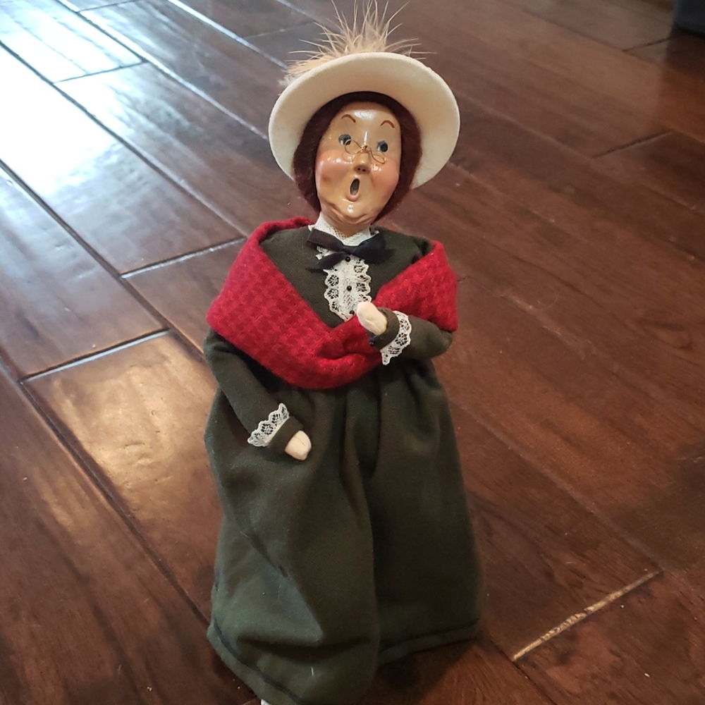Byers' Choice Caroler Lady Choir Director